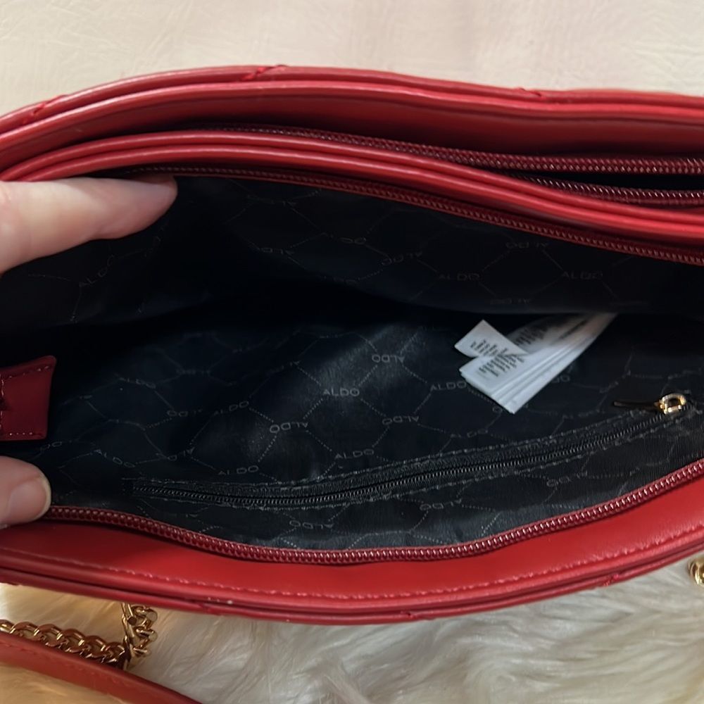 Aldo Large Red Shoulder With Chevron Design EUC - Picture 4 of 7